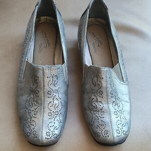 Stylish Irredesint Women's Shoes